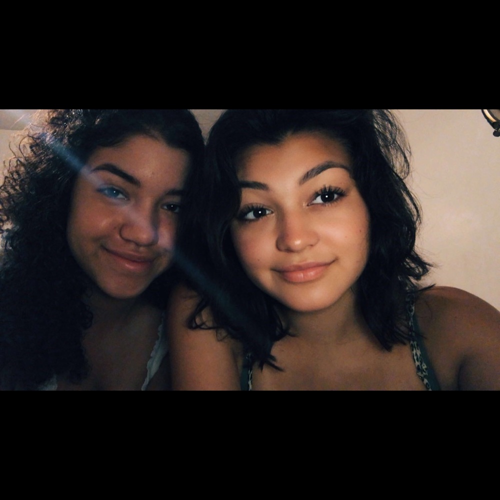 Meet your Posher, Carolina